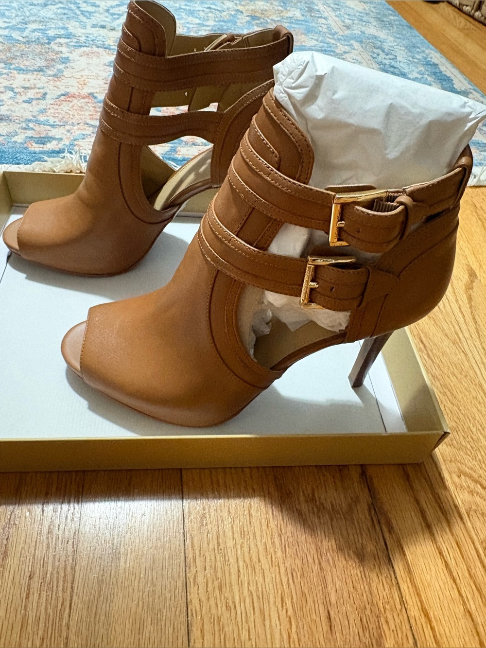 Michael Kors Acorn Leather Open-Toe Ankle Booties – Size 9